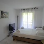 Apartment Plein Ciel - 5 Personnes Avec Piscine Sur La Corniche Fleurie A *