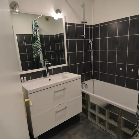 Plein Ciel - 5 Personnes Avec Piscine Sur La Corniche Fleurie à * Nice