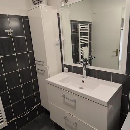 Plein Ciel - 5 Personnes Avec Piscine Sur La Corniche Fleurie à Apartamento *