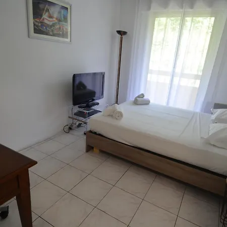 Apartamento Plein Ciel - 5 Personnes Avec Piscine Sur La Corniche Fleurie à *