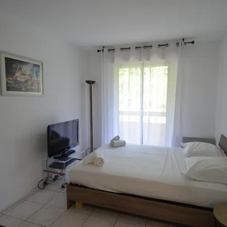 Appartement Plein Ciel - 5 Personnes Avec Piscine Sur La Corniche Fleurie A *
